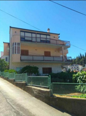 Apartments with a parking space Trogir - 15349